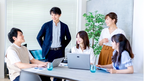 社内会議の様子